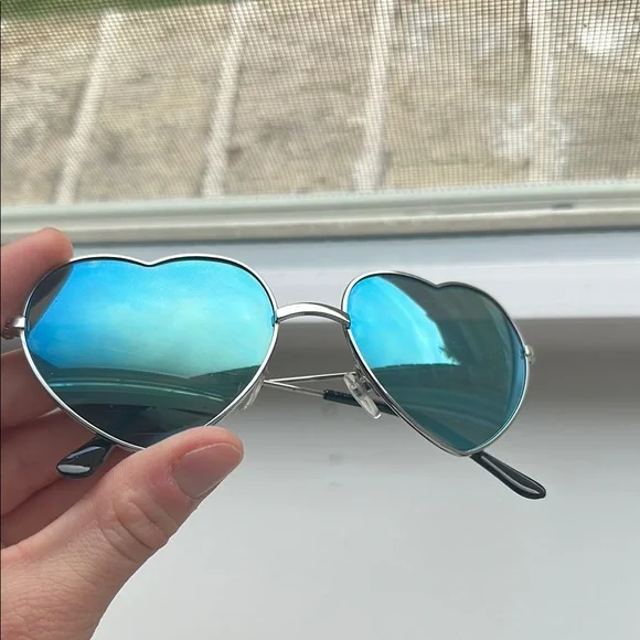 Heart-Shaped Sunglasses with Blue Lenses - Picture 2 of 3